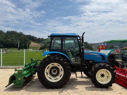 LS 트랙터 L7030 (85마력) 앞좌측면