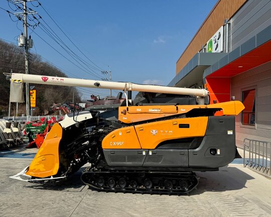 TYM 콤바인 CX955 (5조식) 앞좌측면