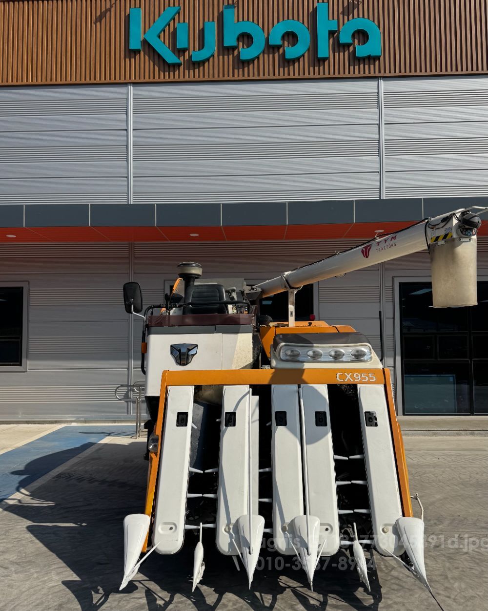 TYM 콤바인 CX955 (5조식) 뒤우측면