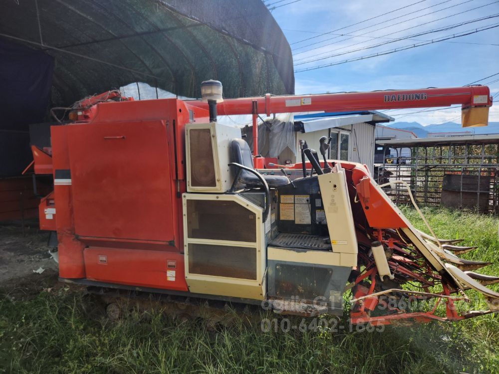 대동 콤바인 DSM65 (4조식) 뒤우측면