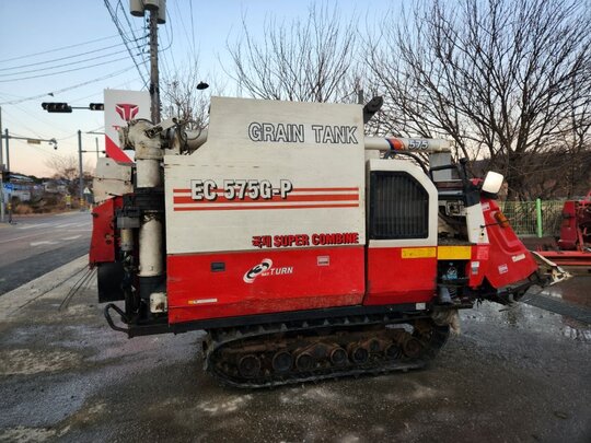 국제 콤바인 EC575G (4조식) 앞좌측면