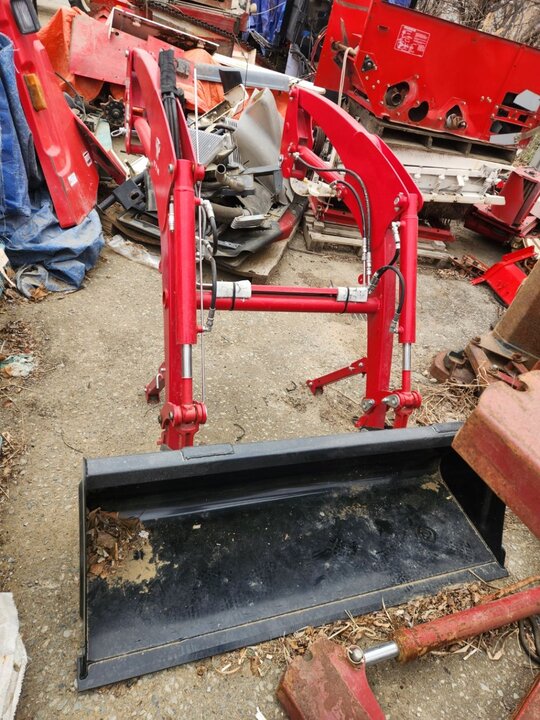 TYM 로더 A3200용(A2800,3000)동일 앞좌측면