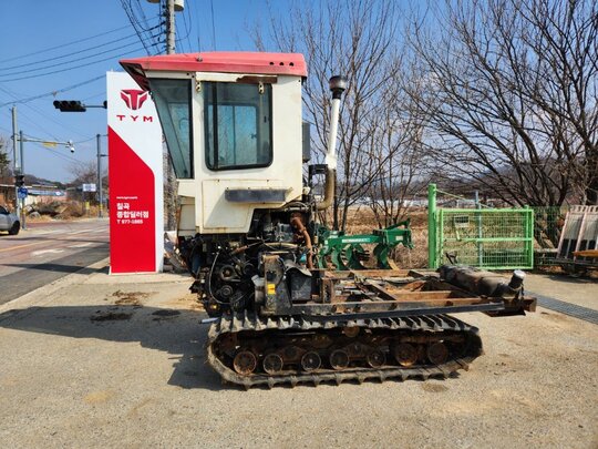 국제 콤바인 DKC865 (5조식) 앞좌측면