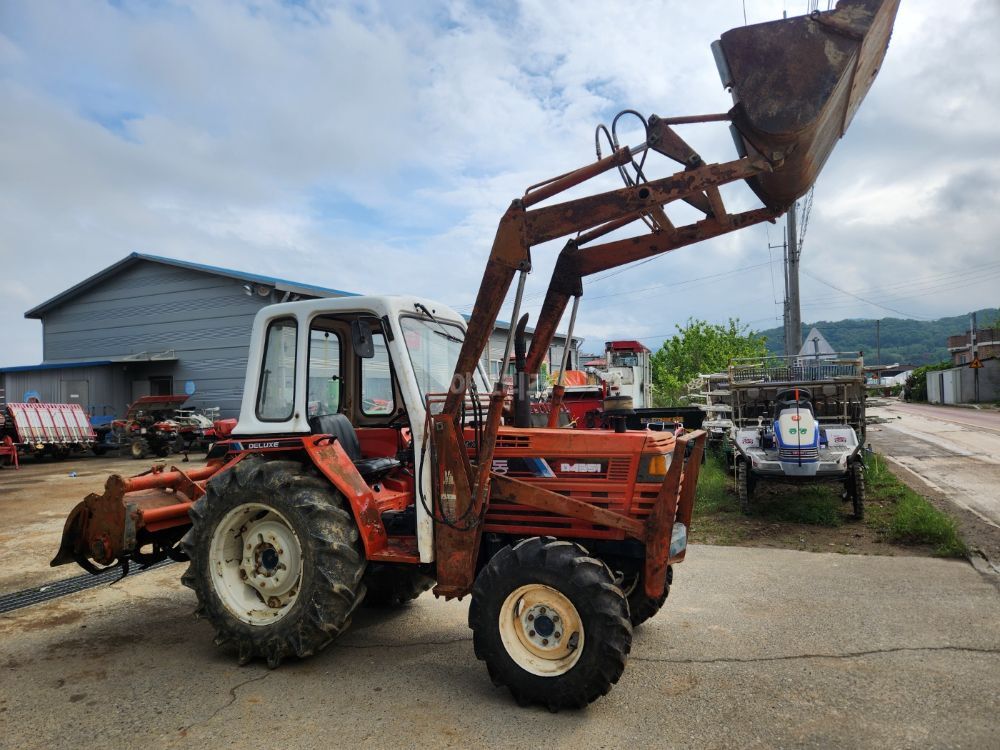 대동 트랙터 D4351 (43마력) 뒤우측면