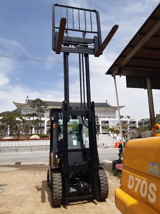 두산2.5톤 지게차 D25S-3 (2.5톤) 앞좌측면