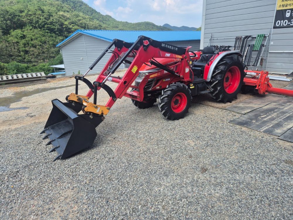 Kukje Tractor AF580 (57.1hp) 뒤우측면