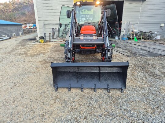 Daedong Tractor RX730 (73hp) 앞좌측면