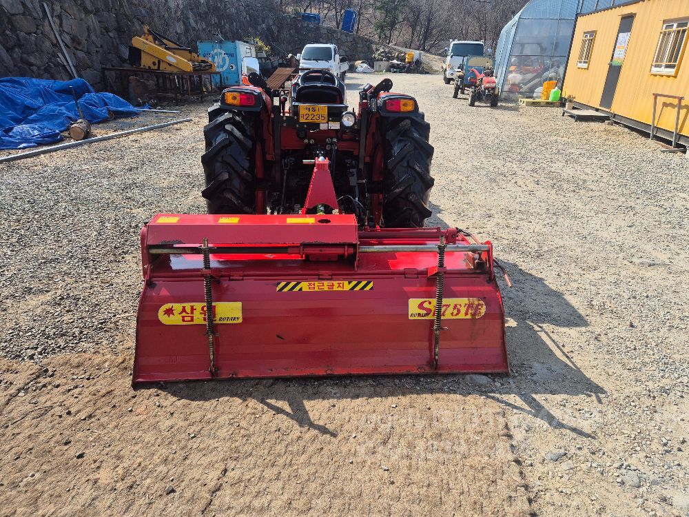 대동 트랙터 DK550 (55마력) 뒤우측면