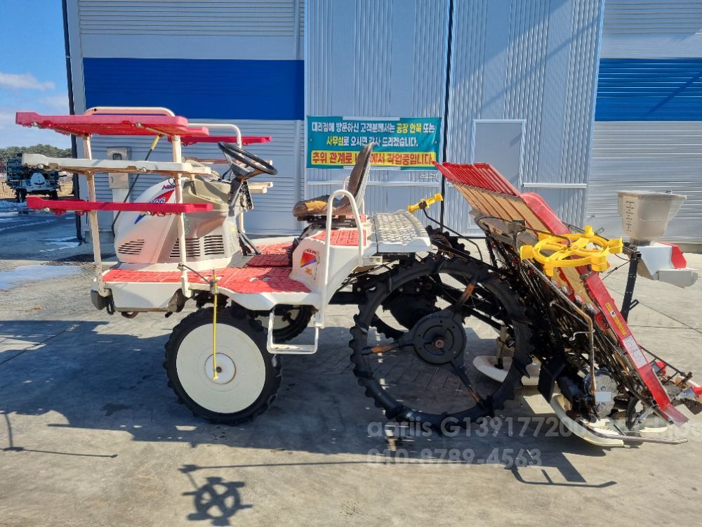 얀마 이앙기 VP6 (6조식) 뒤우측면