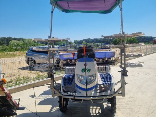 TYM Rice transplanter PZ60HGLF (6Rows) 앞좌측면