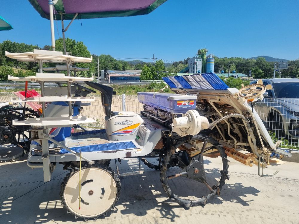 TYM Rice transplanter PZ60HGLF (6Rows) 뒤우측면