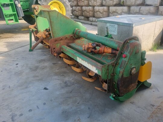 위캔글로벌 로타리 WR2500 (경폭250cm) 앞좌측면