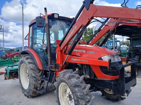 Daedong Tractor D852 (85hp) 앞좌측면
