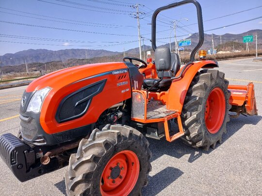 Daedong Tractor DK500 (50hp) 앞좌측면