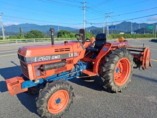 Daedong Tractor L2601 (26hp) 앞좌측면