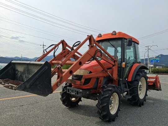 대동 트랙터 D581 (58마력) 앞좌측면