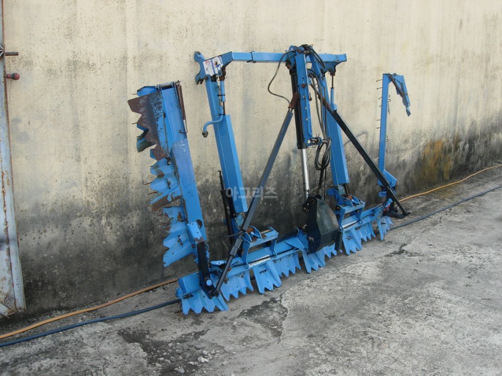 대호 써레 K5300(65-100마력) 뒤우측면