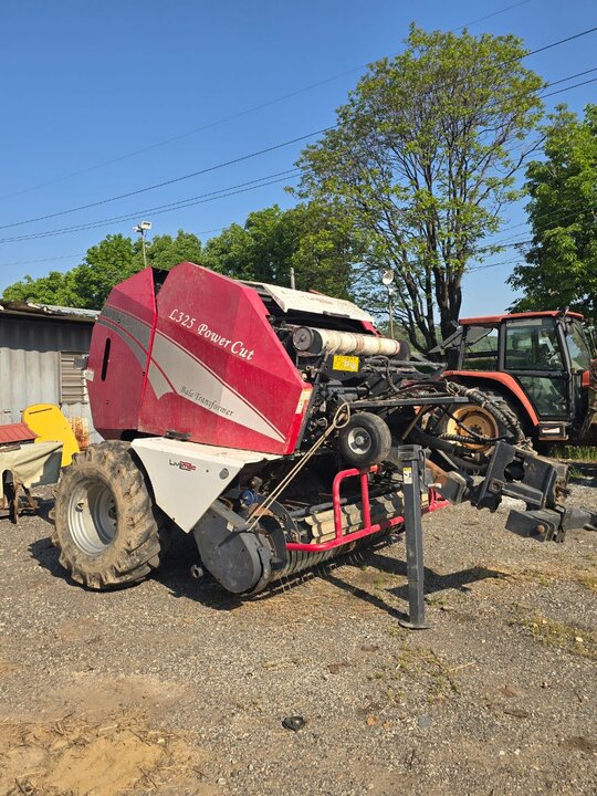 라이브맥 원형베일러 L325 앞좌측면