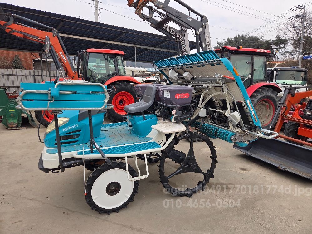 Kubota Rice transplanter KZP67FR (6Rows) 뒤우측면
