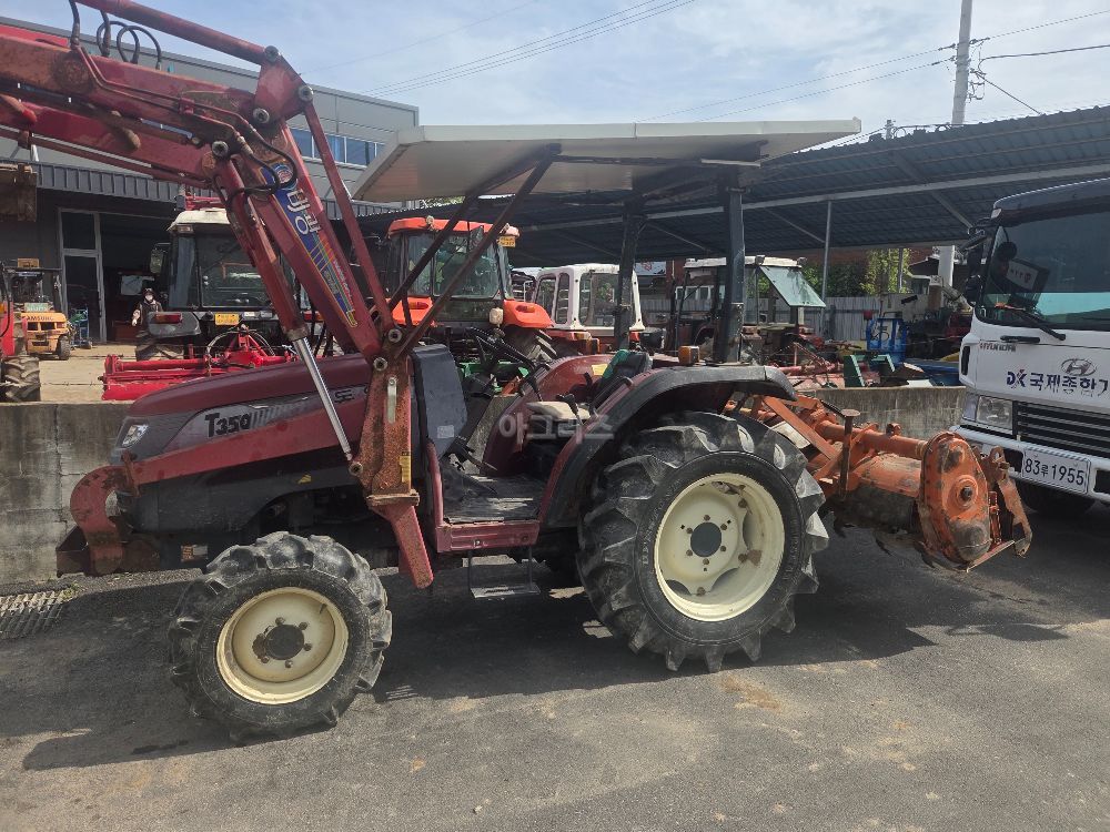 TYM Tractor T350 (35hp) 뒤우측면