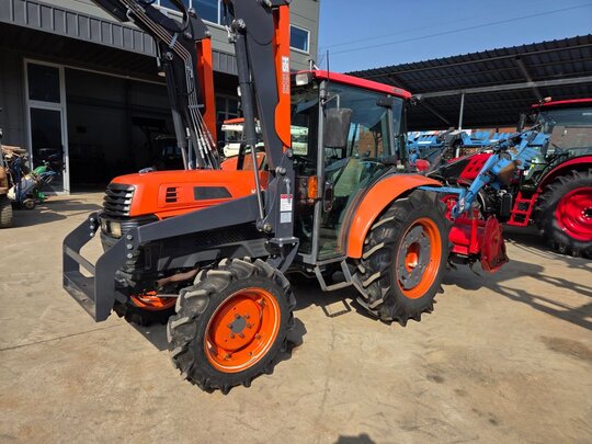 구보다 트랙터 L550 (55마력) 앞좌측면