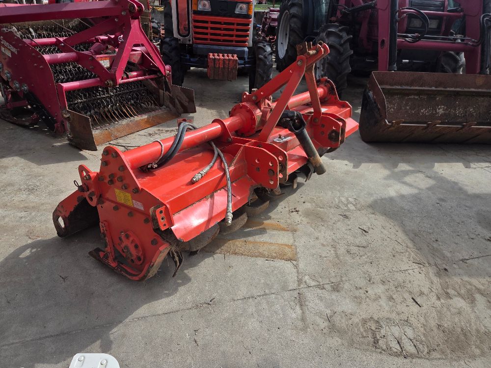  로터리 HC180  뒤우측면