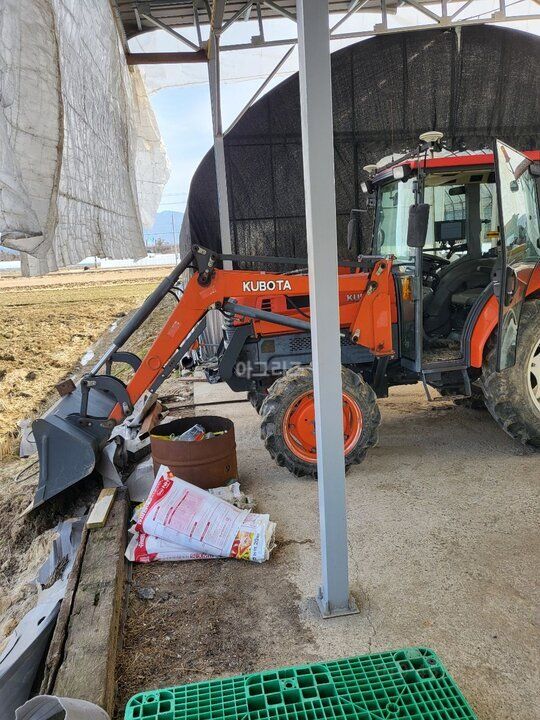 Kubota Tractor L550C (57hp) 앞좌측면