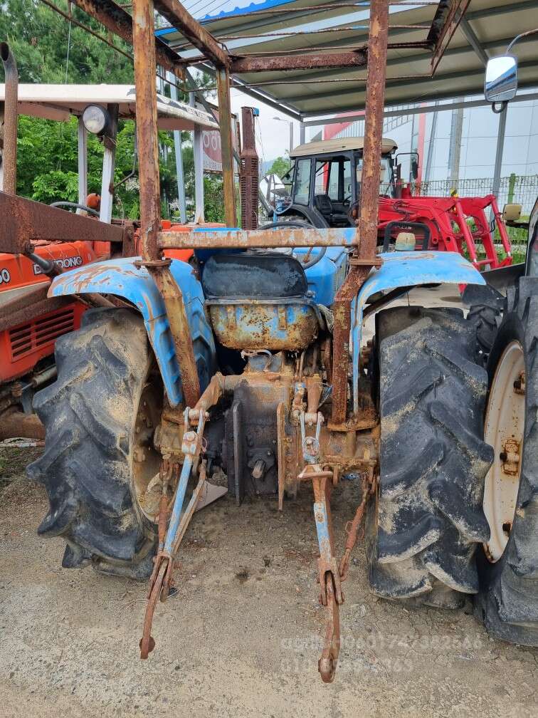 TYM 트랙터 TS3840 뒤우측면