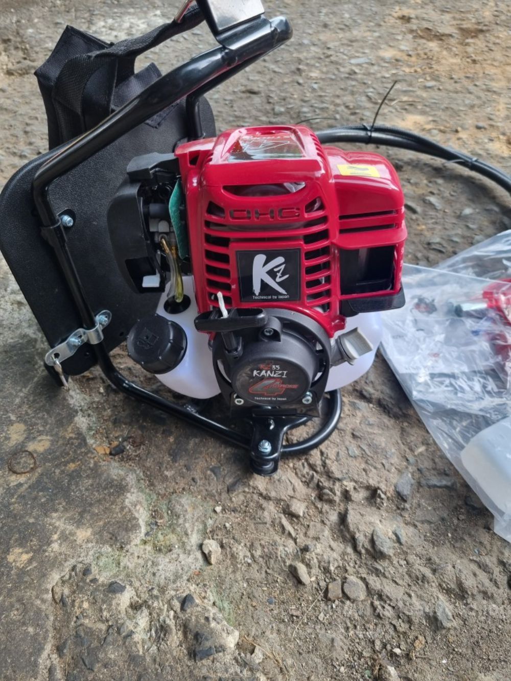  4행정예초기배부식예초기가솔린예초기 KZ35JP  뒤우측면