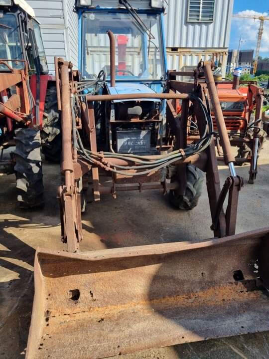 TYM 트랙터 TA4640 (46마력) 앞좌측면