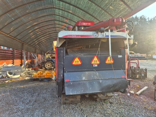 TYM Combine Harvester C805GCABIN (5Rows) 앞좌측면