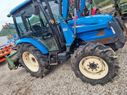 LS 트랙터 U6010 (50마력) 앞좌측면