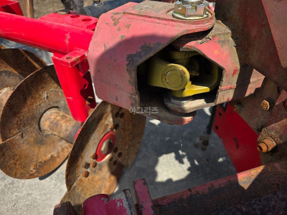 성우 쟁기 8련원판 뒤우측면