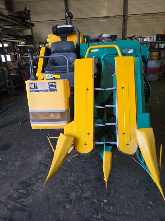 Daedong Combine Harvester R1-191A (2Rows) 앞좌측면