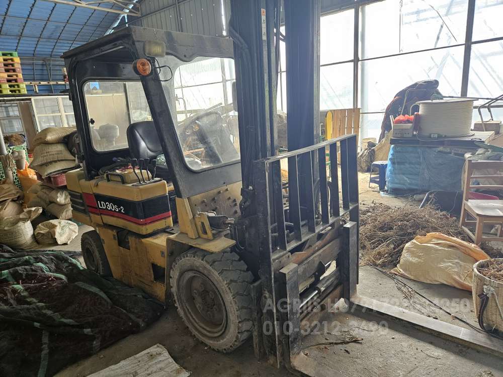  Forklift 지게차  측면