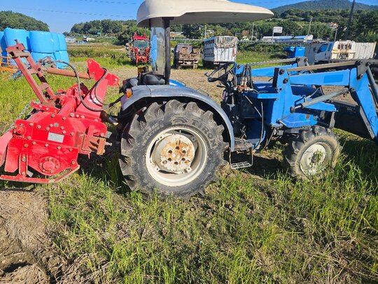 LS Tractor LT380D (38hp) 앞좌측면