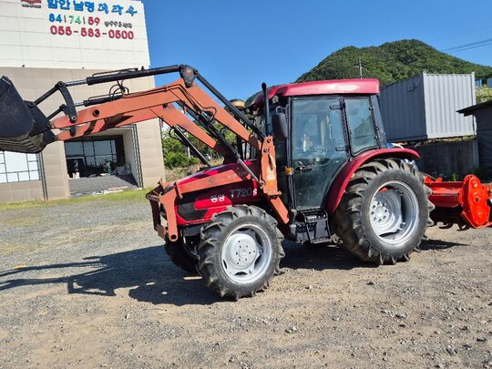 TYM 트랙터 T720S (72마력) 앞좌측면