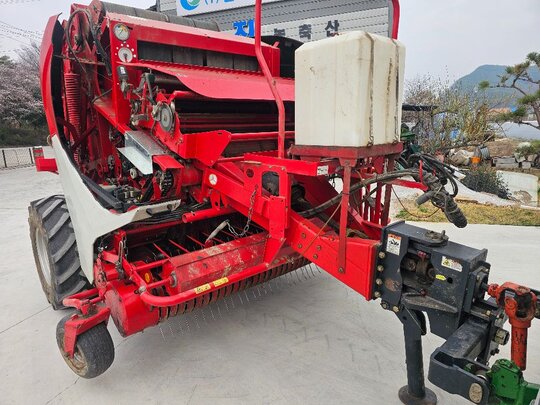 웰거 원형베일러 RP420 앞좌측면