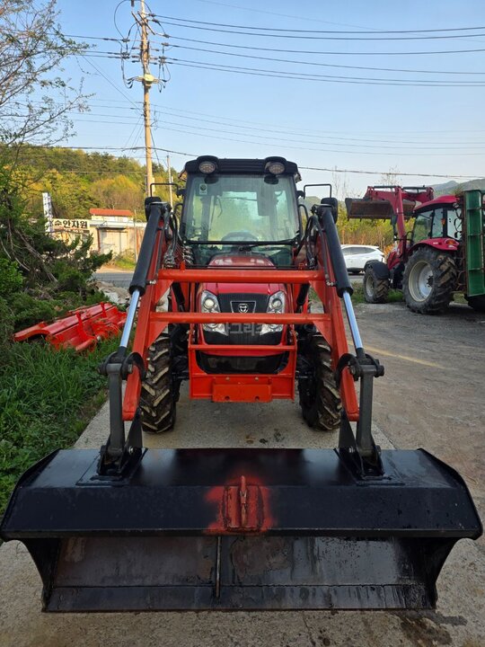 Daedong Tractor NX500 (50hp) 앞좌측면