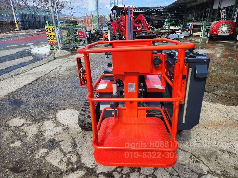 고소차 .  고소작업차 고소 작업차  성부산업 8000N 신형 뒤우측면