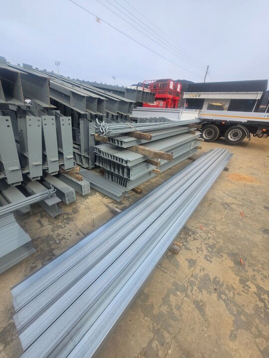  H철골 호이스트 포함 판매합니다  60평창고 호이스트 2톤포함  앞좌측면