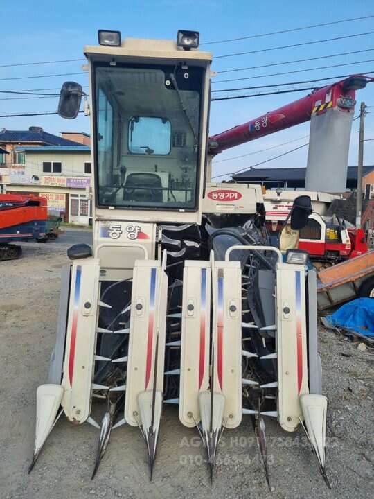 TYM Combine Harvester C805GCABIN (5Rows) 앞좌측면