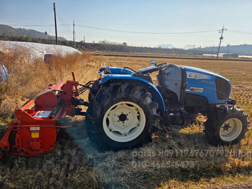 LS 트랙터 XR4155 (55.7마력) 뒤우측면