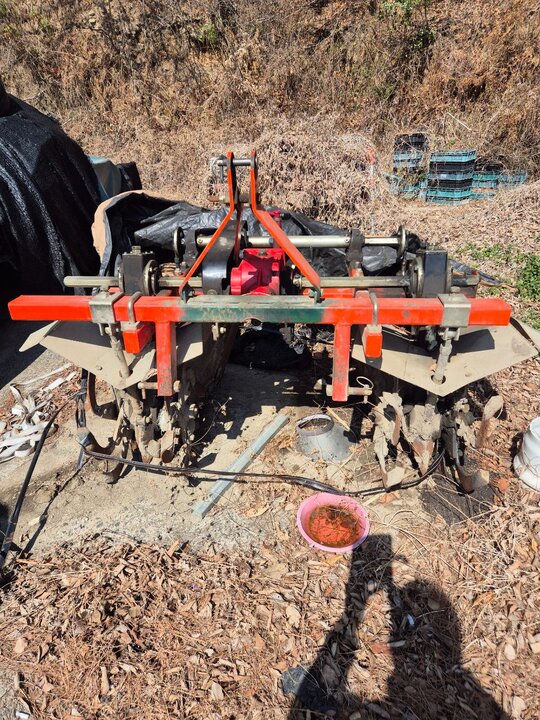 대성 트랙터용진동배토기 진동배토기 앞좌측면