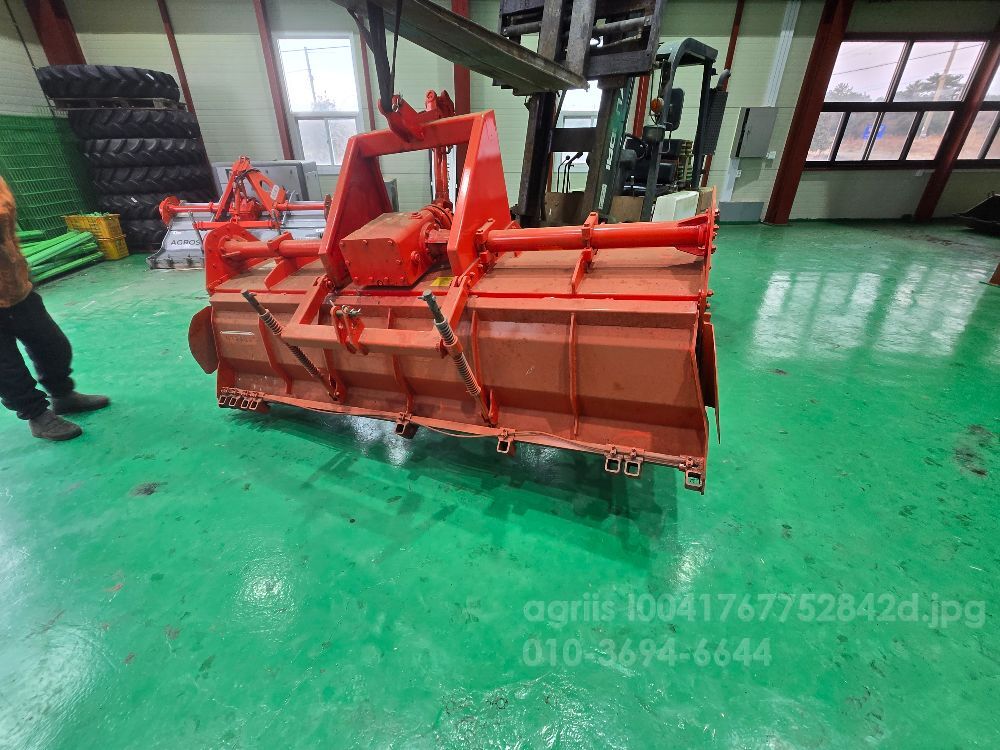 그린맥스 로타리 NT240J (경폭2400cm) 뒤우측면