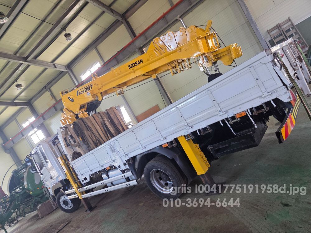 현대 현대메가5톤 미르특장2.1톤 크레인카고트럭 미르특장2.1톤 크레인카고트럭 뒤우측면