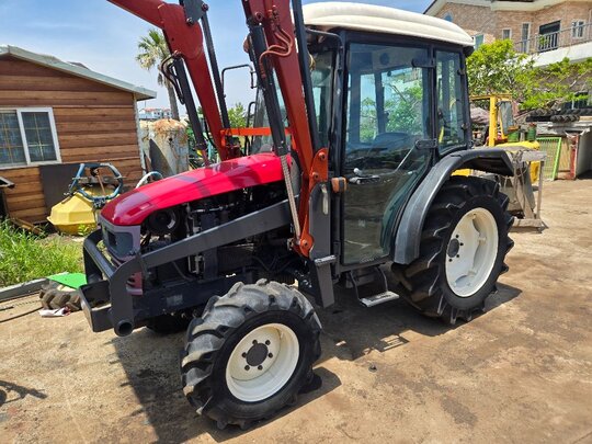 TYM 트랙터 t431 (43마력) 앞좌측면