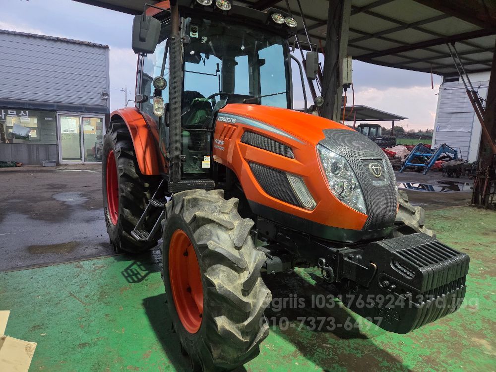 대동 트랙터 PX1100PSC (110마력) 뒤우측면