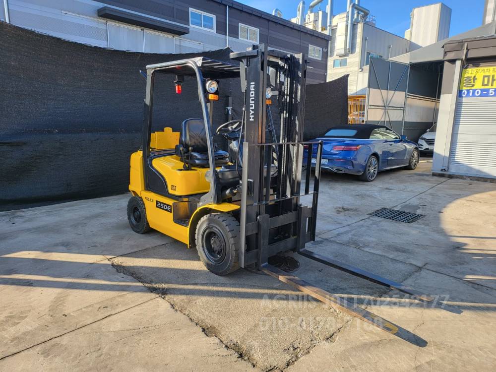 Hyundai Forklift 현대 포렉스 25DE 디젤 2.5톤 중고지게차 올 통타이어  운전석