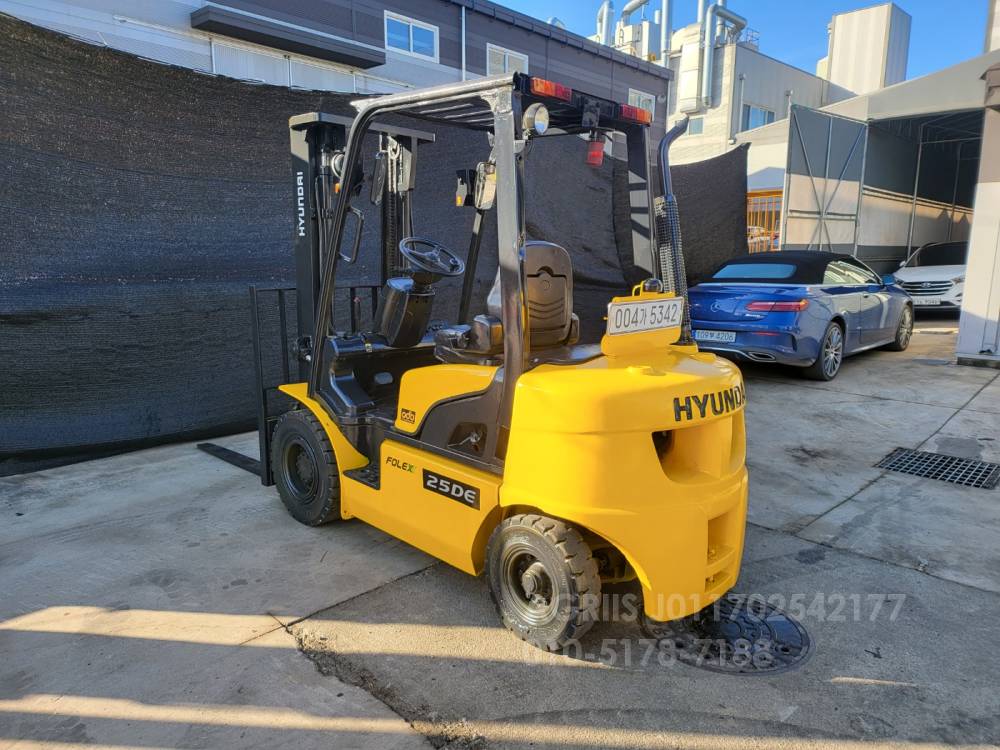 Hyundai Forklift 현대 포렉스 25DE 디젤 2.5톤 중고지게차 올 통타이어  엔진내부